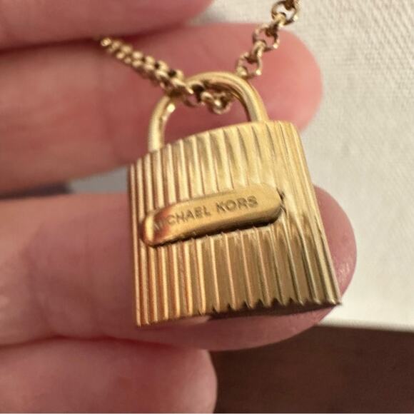 Michael Kors Padlock Necklace Gold tone Chain Ribbed Pendant Lock Classic Retro - Picture 4 of 13